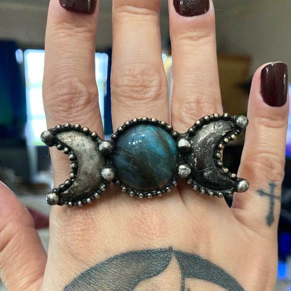 Natural blue iridescent labradorite gemstone triple moon adjustable ring - Picture 12 of 15